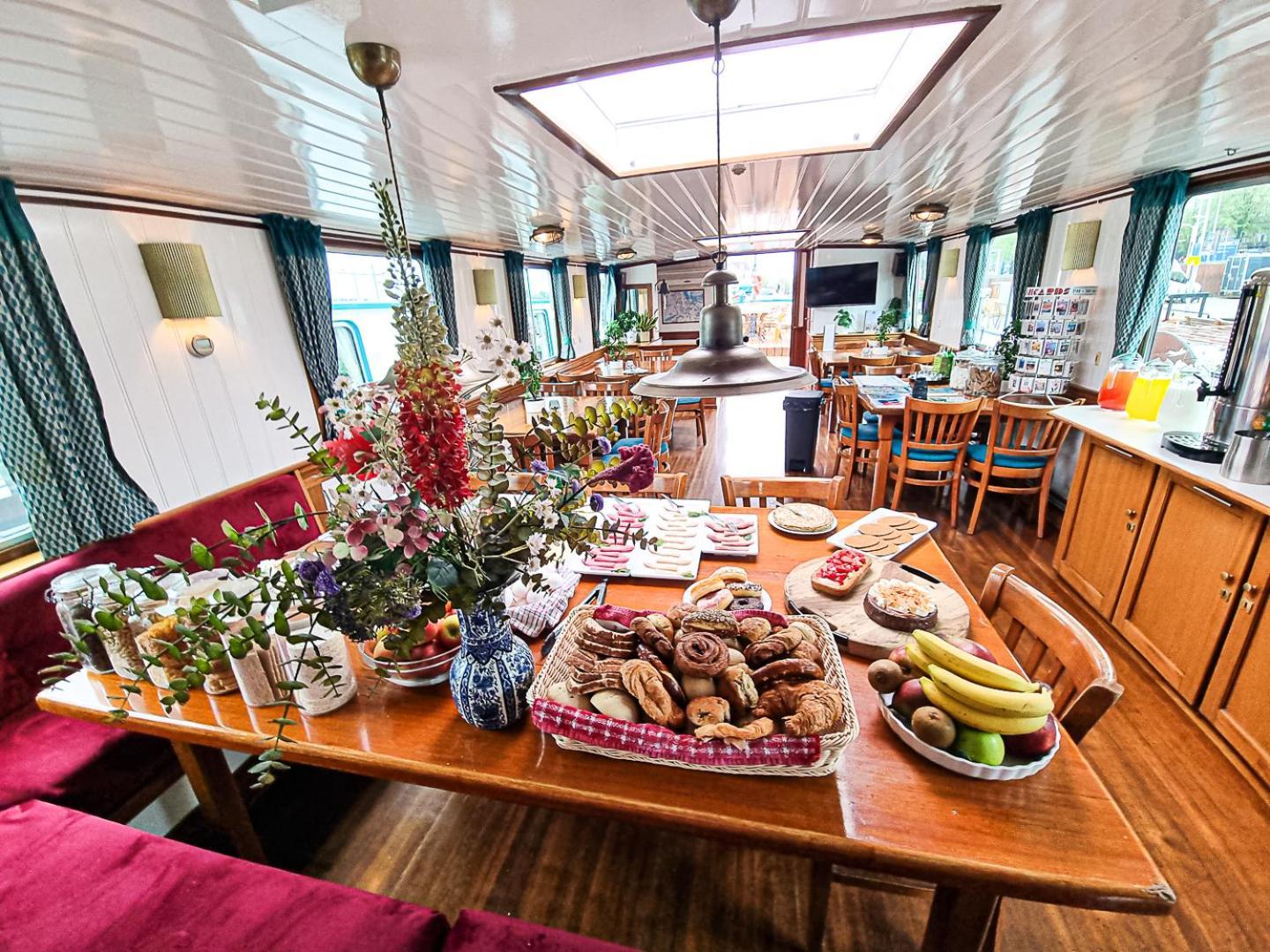 Amsterdam Hotelboat Экстерьер фото
