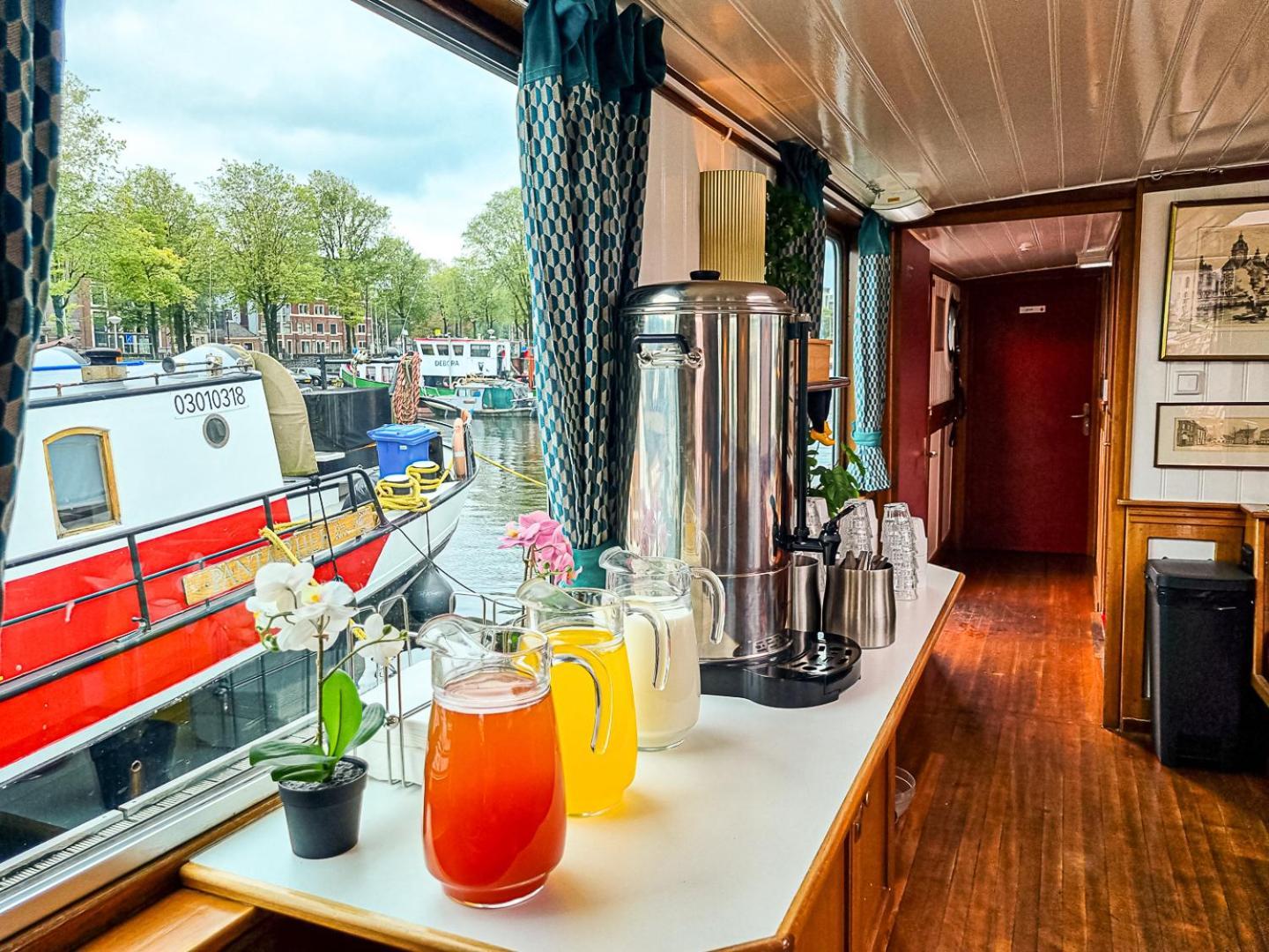 Amsterdam Hotelboat Экстерьер фото