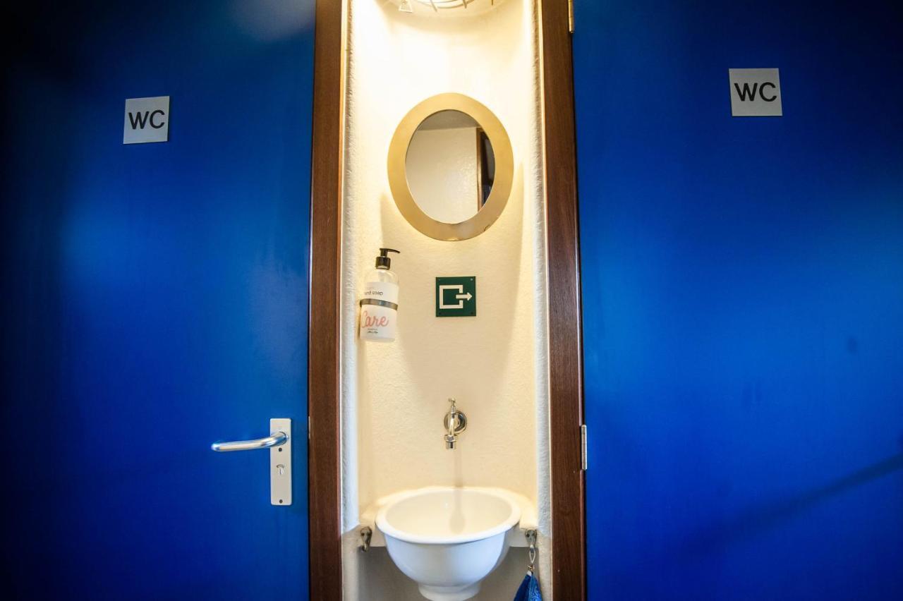 Amsterdam Hotelboat Экстерьер фото